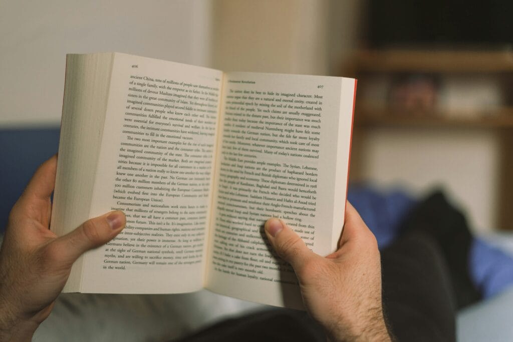 غذاء الروح والعقل: استكشاف أهمية القراءة وتأثيرها العميق
